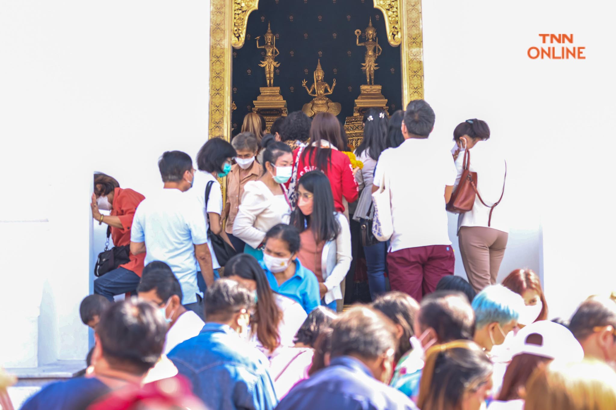 เนืองแน่น ประชาชนแห่ขอพรศาลหลักเมืองวันขึ้นปีใหม่ เนืองแน่น ประชาชนแห่ขอพรศาลหลักเมืองวันขึ้นปีใหม่