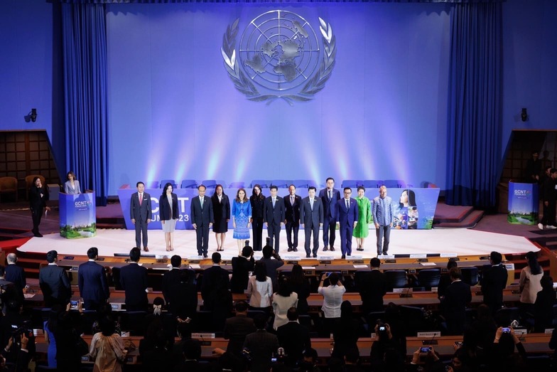 วิถีผู้นำ ปานปรีย์ พหิทธานุกร พัฒนาคนสู่เศรษฐกิจสังคมยั่งยืน วิถีผู้นำ ปานปรีย์ พหิทธานุกร พัฒนาคนสู่เศรษฐกิจสังคมยั่งยืน