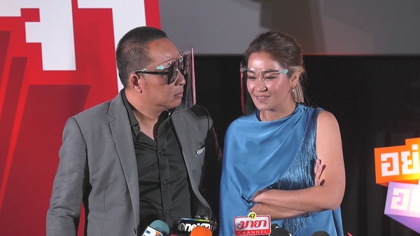 เปิ้ล นาคร เตรียมพาลูกชาย ออก้า ขับเจ็ทสกีข้ามอ่าวไทย (มีคลิป) เปิ้ล นาคร เตรียมพาลูกชาย ออก้า ขับเจ็ทสกีข้ามอ่าวไทย (มีคลิป)