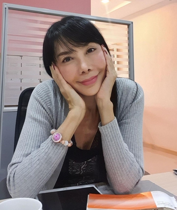 มยุรา รับน้องน้ำตาลลูกสาว กำลังจะเป็นซิงเกิ้ลมัม มยุรา รับน้องน้ำตาลลูกสาว กำลังจะเป็นซิงเกิ้ลมัม