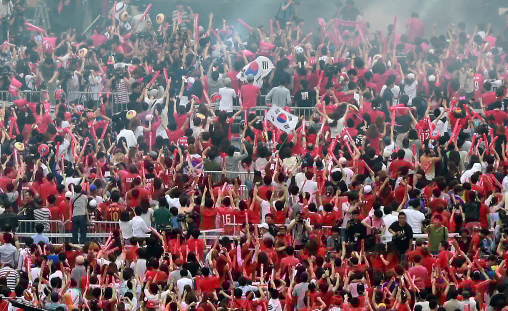 งดกิจกรรมรวมตัวเชียร์บอลโลก!! เกาหลีใต้ไว้อาลัยเหยื่อฮาโลวีนอิแทวอน