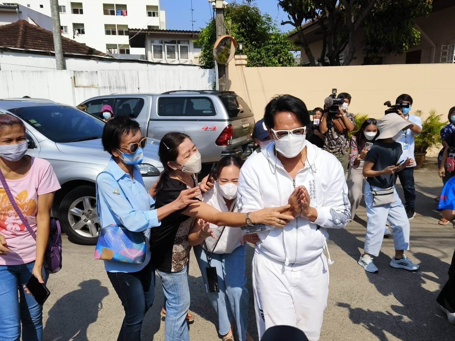 เบิร์ด ธงไชย ใช้สิทธิเลือกตั้งสมาชิกสภาผู้แทนราษฎร ปี 2566 เบิร์ด ธงไชย ใช้สิทธิเลือกตั้งสมาชิกสภาผู้แทนราษฎร ปี 2566