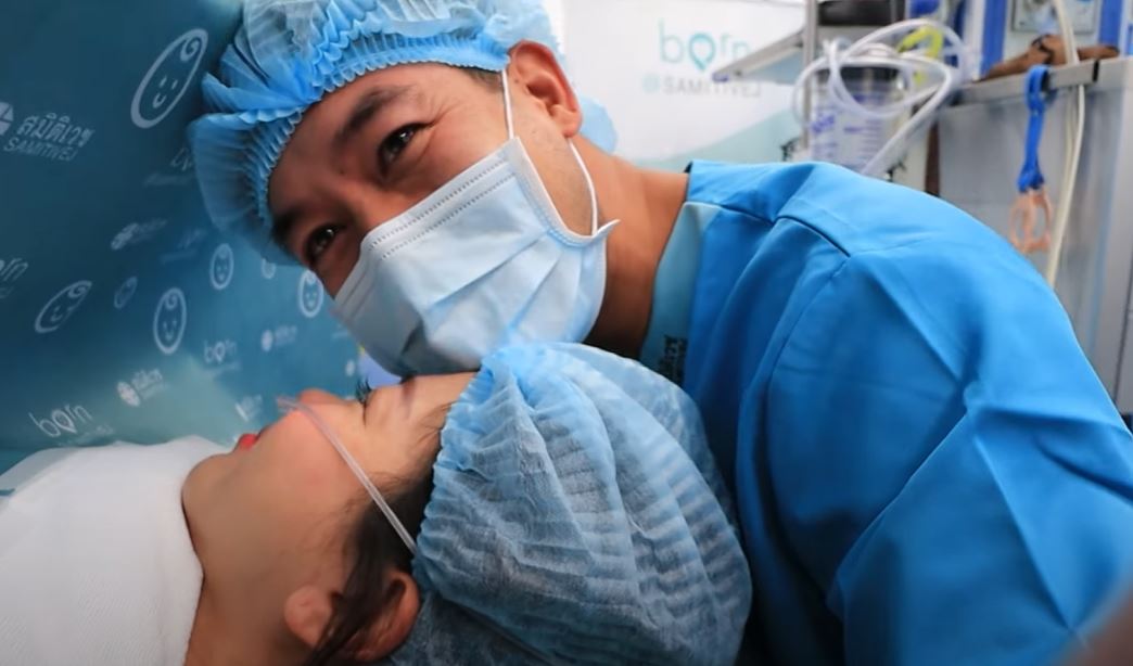 ป๊าเวียร์ น้ำตาแตก!! ย้อนเล่าโมเมนต์ เห็นหน้าลูกสาวครั้งแรก