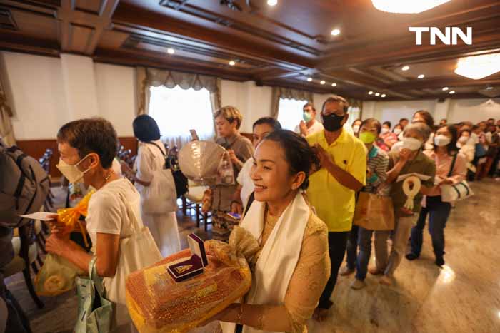 เข้ากราบ “หลวงปู่ ศิลา” พุทธศาสนิกชนแน่นวัดบวรฯตั้งแต่เช้า เข้ากราบ “หลวงปู่ ศิลา” พุทธศาสนิกชนแน่นวัดบวรฯตั้งแต่เช้า