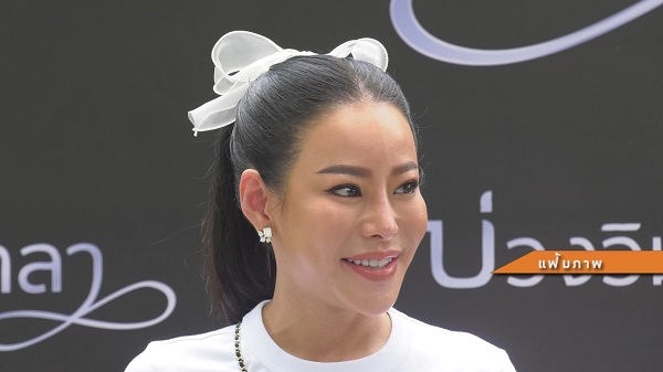 “หนิง ปณิตา” เคลียร์คำใบ้ “นางร้ายหน้าเหวี่ยงเก็บกระเป๋าออกจากบ้านสามี”   (มีคลิป) 