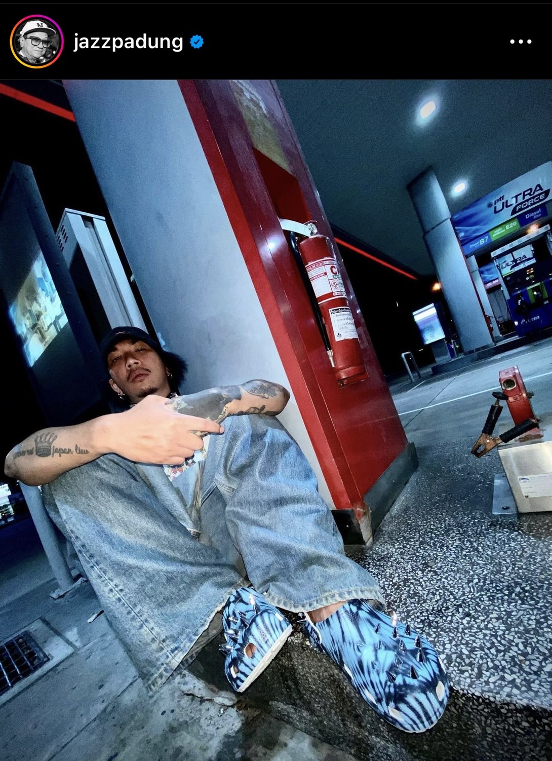 ฮาลั่น! แจ๊ส ชวนชื่น เจอ บัวขาว ถึงกับเข่าทรุดยกมือไหว้ ฮาลั่น! แจ๊ส ชวนชื่น เจอ บัวขาว ถึงกับเข่าทรุดยกมือไหว้