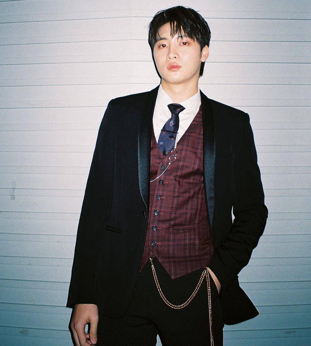 หล่อใจบุญ มีน พีรวิชญ์ ขายเสื้อ นำเงินไปช่วยเหลือมูลนิธิต่างๆ และโรงพยาบาลจากสถานการณ์โควิด-19 หล่อใจบุญ มีน พีรวิชญ์ ขายเสื้อ นำเงินไปช่วยเหลือมูลนิธิต่างๆ และโรงพยาบาลจากสถานการณ์โควิด-19