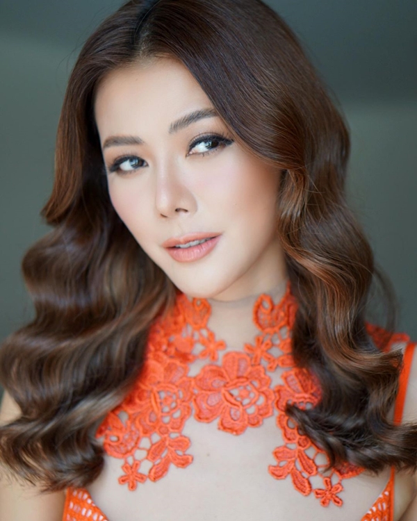 เก๋ ชลลดา เข้ารับฟ้งข้อกล่าวหาบุกรุก หลังเข้าไปช่วยสุนัข 44 ตัว เก๋ ชลลดา เข้ารับฟ้งข้อกล่าวหาบุกรุก หลังเข้าไปช่วยสุนัข 44 ตัว