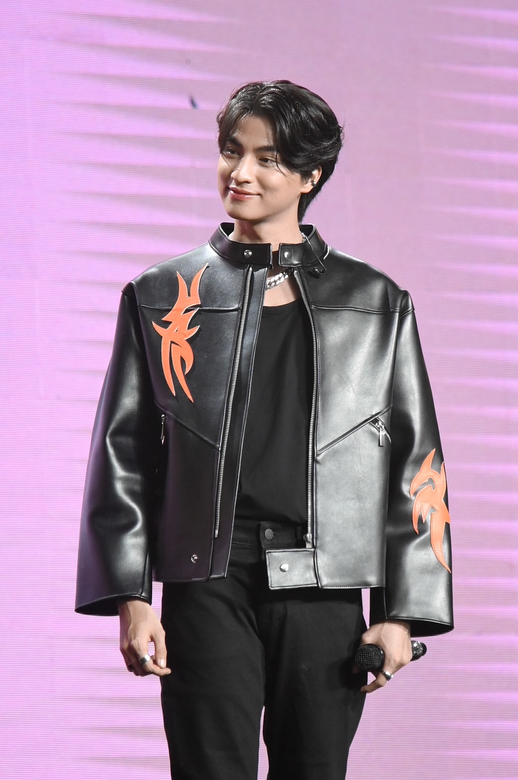 กลัฟ คณาวุฒิ จัดเต็มแฟนมีตติ้งที่เวียดนาม สร้างรอยยิ้มให้แฟนคลับกว่า 1500 ชีวิต กลัฟ คณาวุฒิ จัดเต็มแฟนมีตติ้งที่เวียดนาม สร้างรอยยิ้มให้แฟนคลับกว่า 1500 ชีวิต