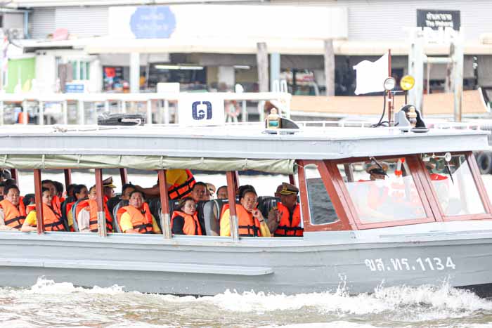 นายกฯ ตรวจเส้นทางเสด็จ พระราชดำเนิน ขบวนพยุหยาตราทางชลมารค นายกฯ ตรวจเส้นทางเสด็จ พระราชดำเนิน ขบวนพยุหยาตราทางชลมารค