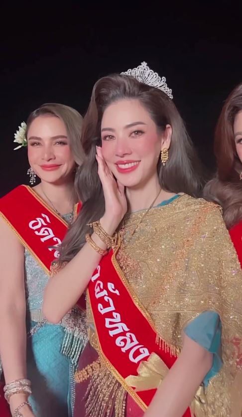 เอ๋ พรทิพย์ ปาร์ตี้วันเกิดในธีมชุดไทย เพื่อนแก๊งนางร้าย จัดใหญ่จัดเต็ม! 