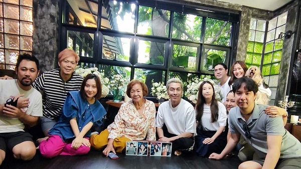 “ปู แบล็คเฮด” พา “แจนจัง” ทำบุญครบรอบ 1 ปีจากไปของ “นุ๊กซี่” (คลิป)