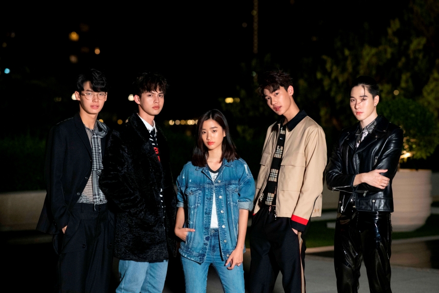 ไบร์ท วชิรวิชญ์ พระเอกซุปตาร์ดาวรุ่ง ผู้โด่งดังจากซีรีส์วาย ไบร์ท วชิรวิชญ์ พระเอกซุปตาร์ดาวรุ่ง ผู้โด่งดังจากซีรีส์วาย