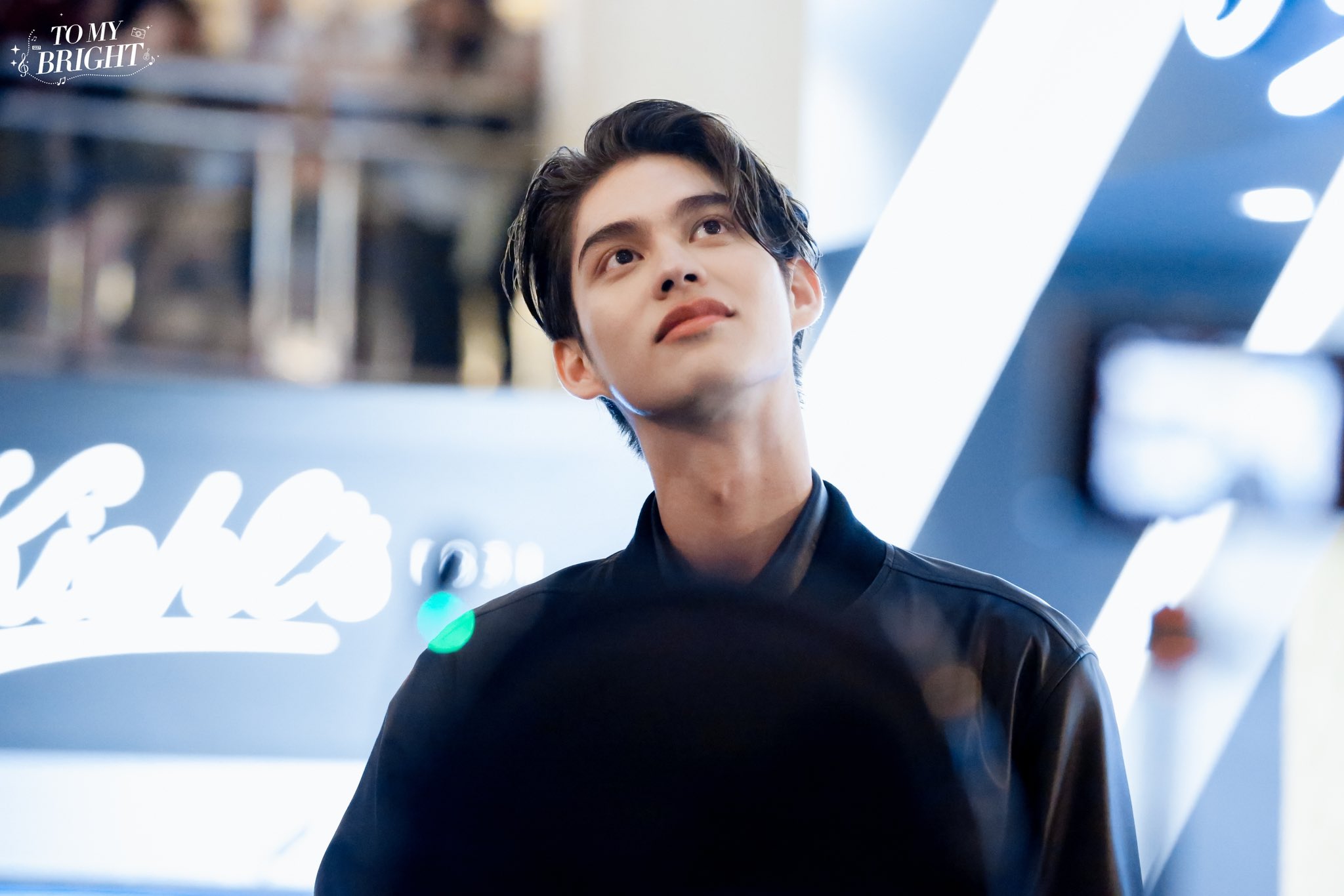 หล่อห้างแตก!! ‘ไบร์ท วชิรวิชญ์’ ลัดฟ้าเสิร์ฟฟินสบตาแฟนๆ ที่มาเลเซีย หล่อห้างแตก!! ‘ไบร์ท วชิรวิชญ์’ ลัดฟ้าเสิร์ฟฟินสบตาแฟนๆ ที่มาเลเซีย