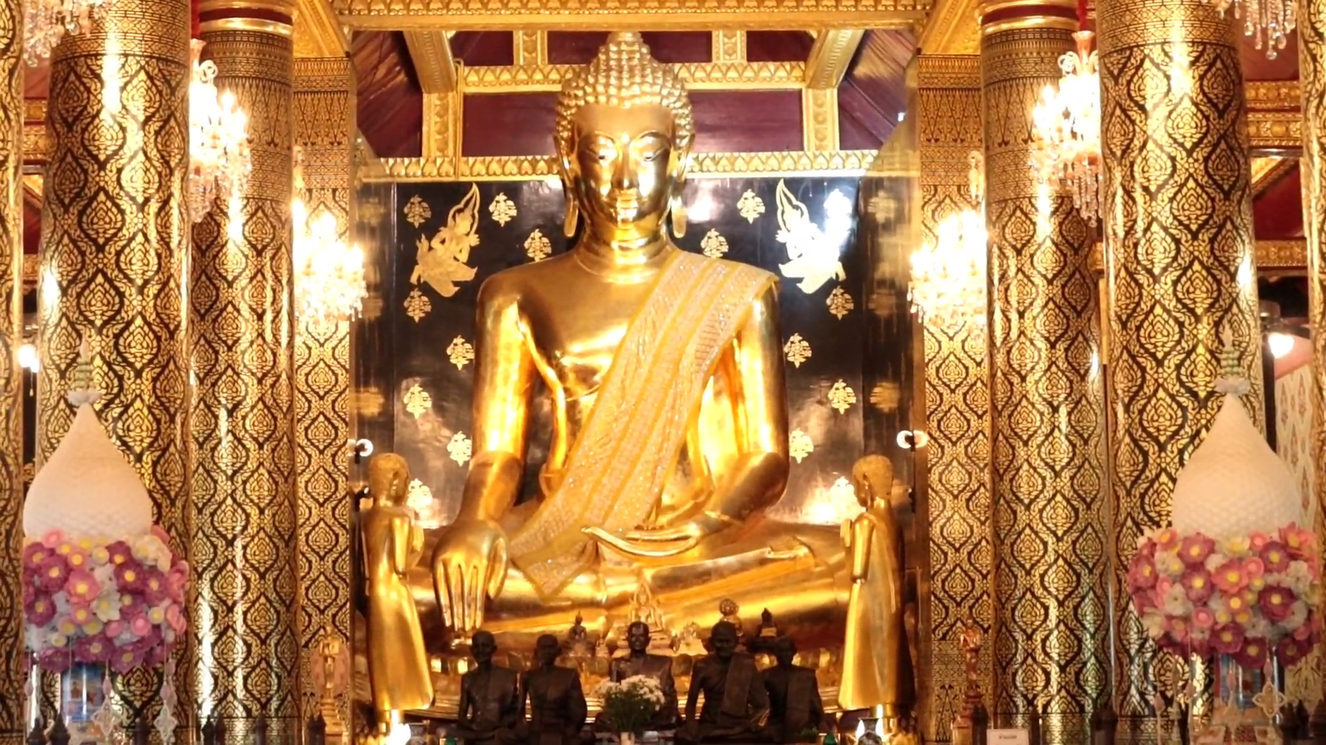 พระสงฆ์พิษณุโลก นำพุทธศาสนิกชน สวดมนต์ถวายพระพรชัยมงคล แด่ เจ้าฟ้าพัชรกิติยาภาฯ  