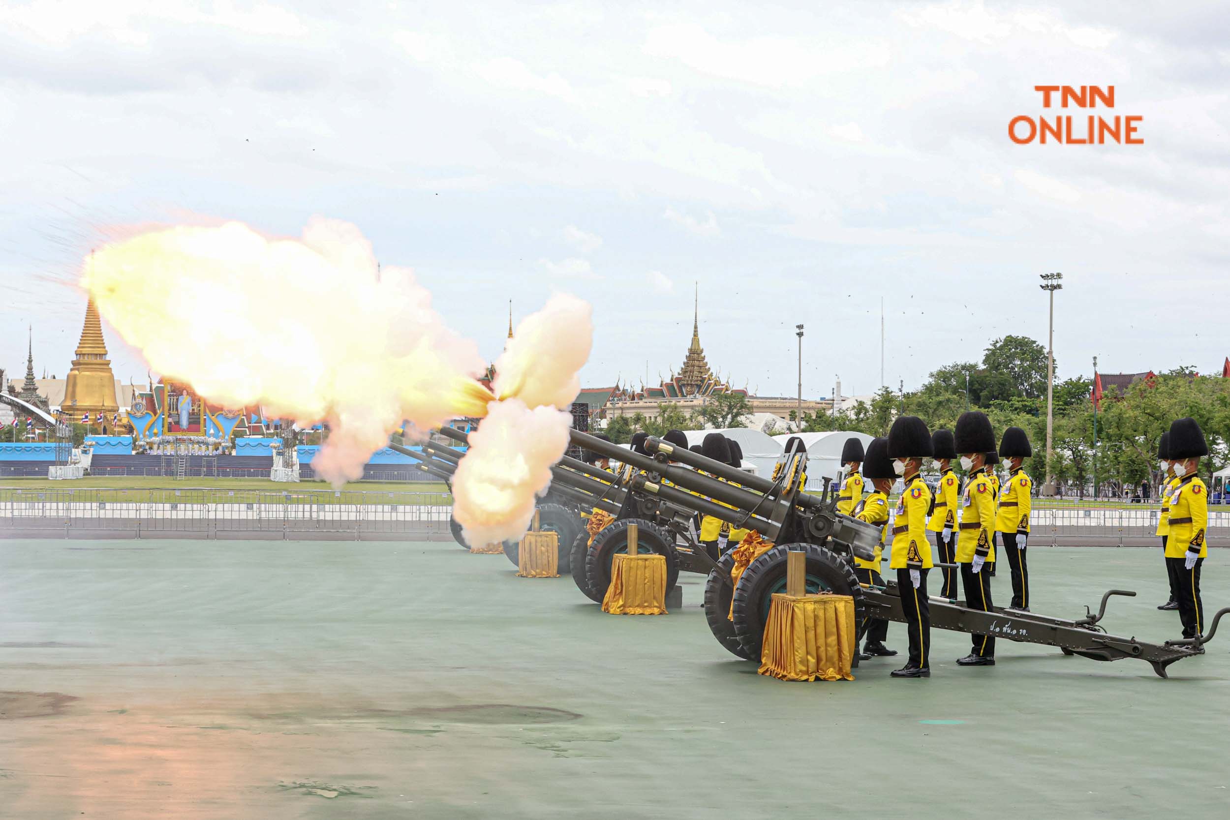 ยิงสลุตหลวง 21 นัดเฉลิมพระเกียรติ 90 พรรษา สมเด็จฯพระพันปีหลวง ยิงสลุตหลวง 21 นัดเฉลิมพระเกียรติ 90 พรรษา สมเด็จฯพระพันปีหลวง