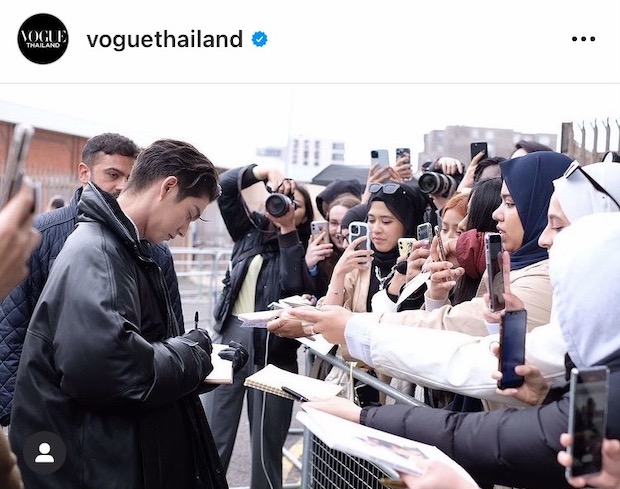 ‘ไบร์ท วชิรวิชญ์’ กระทบไหล่นางเอก Bridgerton 2 ที่ลอนดอนแฟชั่นวีค (มีคลิป)