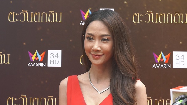 ยุ้ย จีรนันท์ ขอบคุณ แม่หญิงลี ที่ชอบผลงาน เล็งมีทายาทปีหน้า (มีคลิป) ยุ้ย จีรนันท์ ขอบคุณ แม่หญิงลี ที่ชอบผลงาน เล็งมีทายาทปีหน้า (มีคลิป)