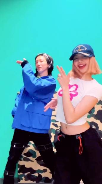 ต้นฉบับขอซูฮก!! ลีลา ‘ลิซ่า BLACKPINK - ซึงฮุน WINNER’ เต้นคัฟเวอร์สุดเทพ ต้นฉบับขอซูฮก!! ลีลา ‘ลิซ่า BLACKPINK - ซึงฮุน WINNER’ เต้นคัฟเวอร์สุดเทพ