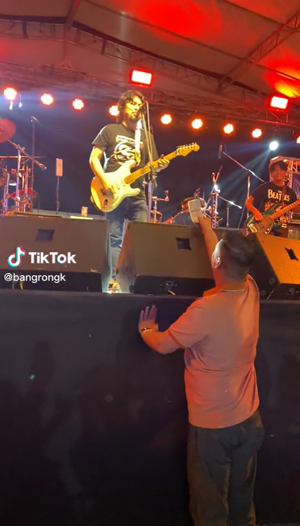 แชร์โมเมนต์ แฟนคลับจัดทิปก้อนใหญ่หลักแสน ให้ เสก โลโซ