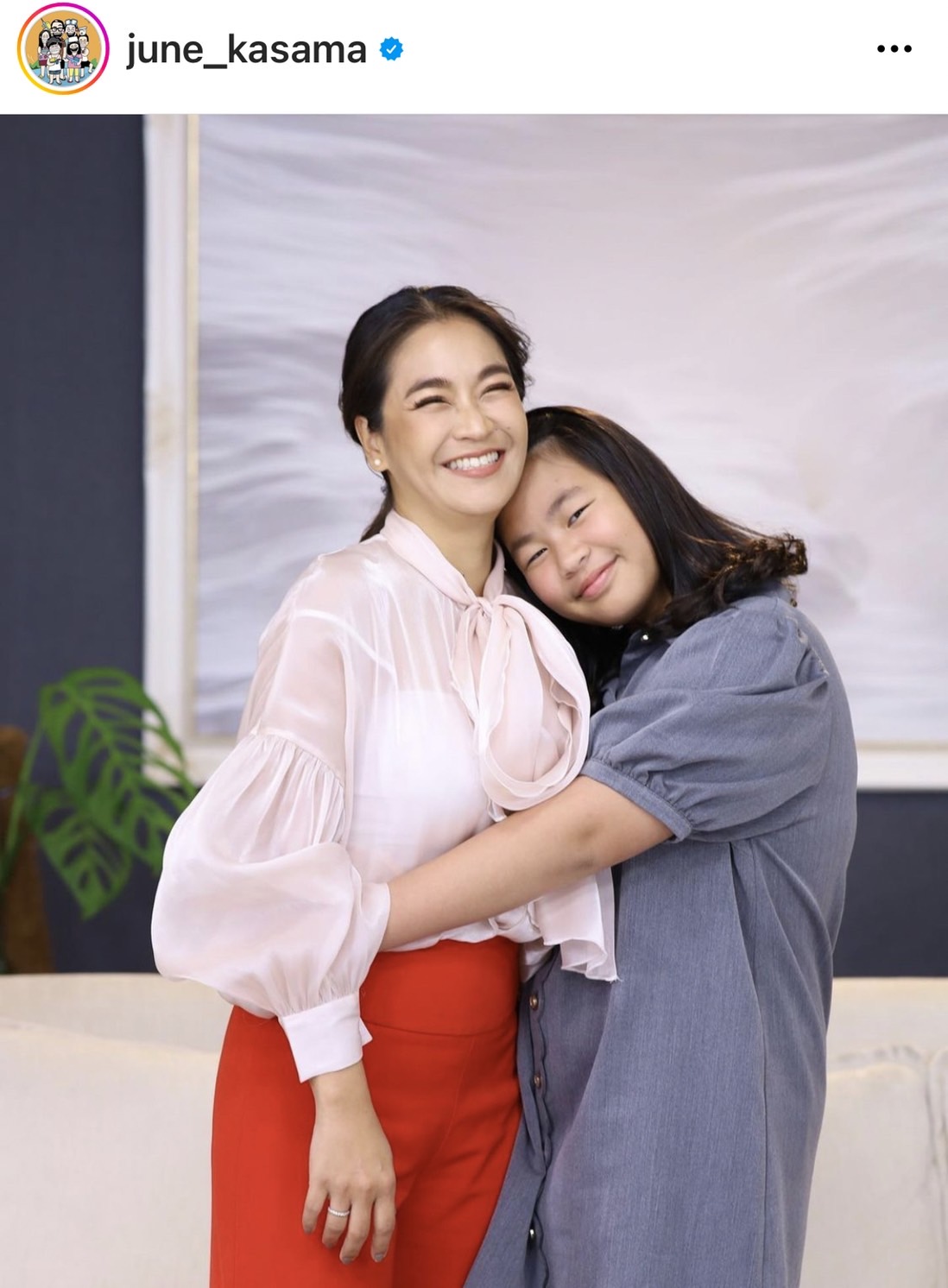 เปิ้ล-จูน สุดปลื้ม น้องออกัส สอบติดโรงเรียนดังในอังกฤษ 