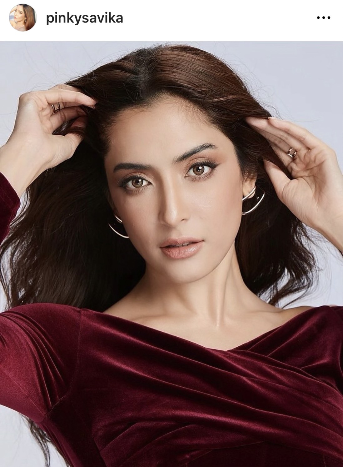 เปิดภาพ พิ้งกี้ สาวิกา  สาวผมสั้น ลุคนี้สวยละมุมมาก!! 