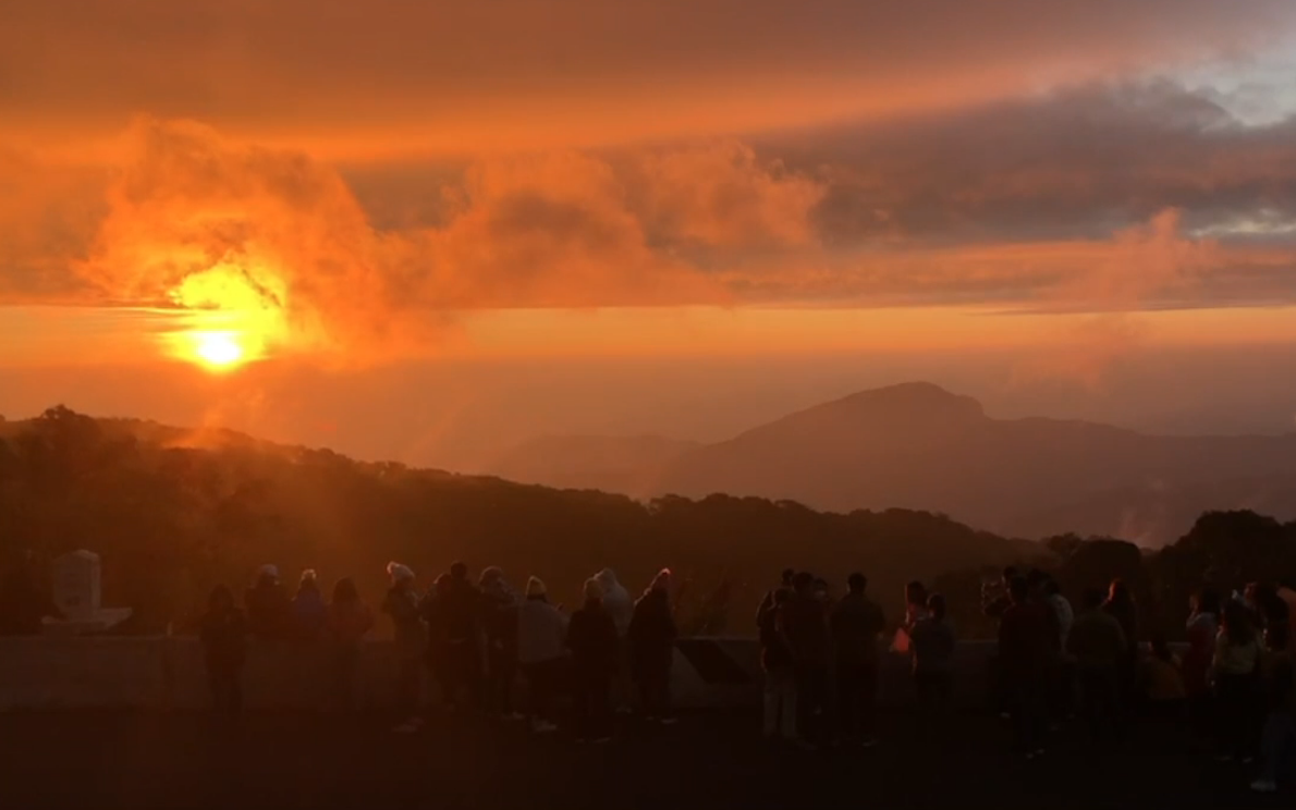 ที่เที่ยวเชียงใหม่ เปิดภาพสีสันแห่งขอบฟ้า ‘กิ่วแม่ปาน’ ส่งท้ายหยุดยาว ที่เที่ยวเชียงใหม่ เปิดภาพสีสันแห่งขอบฟ้า ‘กิ่วแม่ปาน’ ส่งท้ายหยุดยาว