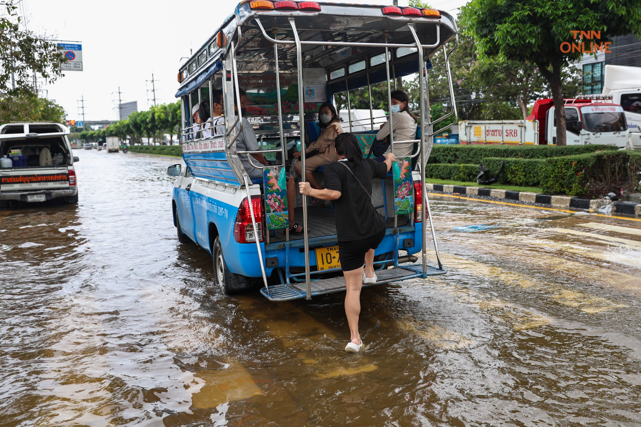 ลาดกระบังยังอ่วม น้ำท่วมขังติดต่อกันวันที่ 5