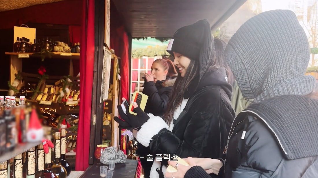 ซื้อบ้าน7500ล้านวอน-ถือบัตรลิมิเต็ด!! เกาหลีฮือฮา 'ลิซ่า BLACKPINKง รวยไม่ไหว ซื้อบ้าน7500ล้านวอน-ถือบัตรลิมิเต็ด!! เกาหลีฮือฮา 'ลิซ่า BLACKPINKง รวยไม่ไหว