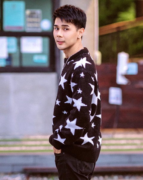 ใครเป็นใคร?! ย้อนดูรูปวัยเด็กของศิลปินคนดัง!! ใครเป็นใคร?! ย้อนดูรูปวัยเด็กของศิลปินคนดัง!!