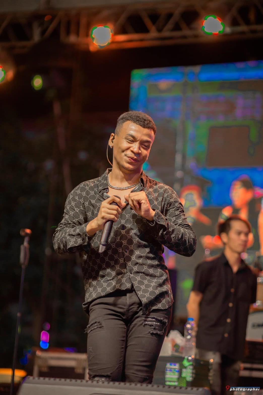 ชาวเน็ตเสียงแตก!! โชค โชคมงคล ปล่อยเพลงใหม่ มีเมียเมื่อพร้อม ชาวเน็ตเสียงแตก!! โชค โชคมงคล ปล่อยเพลงใหม่ มีเมียเมื่อพร้อม