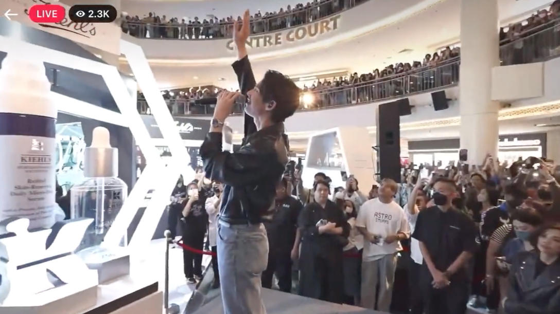 หล่อห้างแตก!! ‘ไบร์ท วชิรวิชญ์’ ลัดฟ้าเสิร์ฟฟินสบตาแฟนๆ ที่มาเลเซีย หล่อห้างแตก!! ‘ไบร์ท วชิรวิชญ์’ ลัดฟ้าเสิร์ฟฟินสบตาแฟนๆ ที่มาเลเซีย