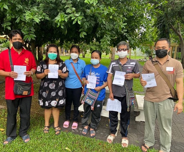 “ปู ปริศนา” เผยความรู้สึกหลังเป็นจิตอาสาช่วยเหลือผู้พิการทางสายตาได้รับวัคซีน (มีคลิป) 