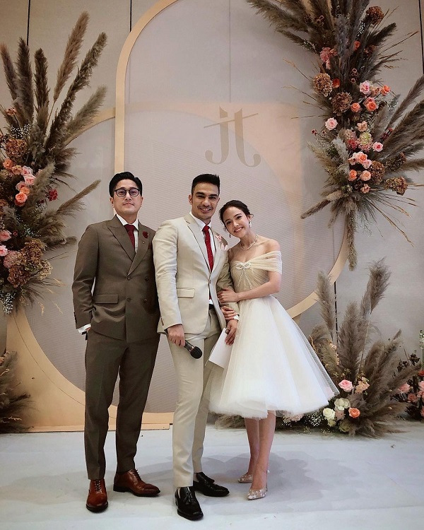 จอย ชลธิชา ควงแฟนหนุ่ม โต้ง เข้าพิธีหมั้นหมาย