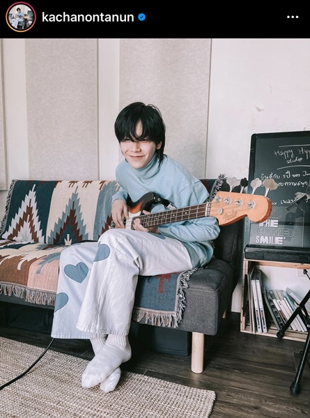 คชา นนทนันท์ เจอพิษแมลงก้นกระดก ผื่นขึ้นบนใบหน้า คชา นนทนันท์ เจอพิษแมลงก้นกระดก ผื่นขึ้นบนใบหน้า