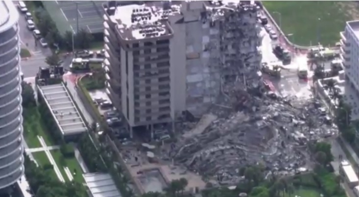 เร่งค้นหา 99 ชีวิตติดใต้ซากตึกถล่มในไมอามี