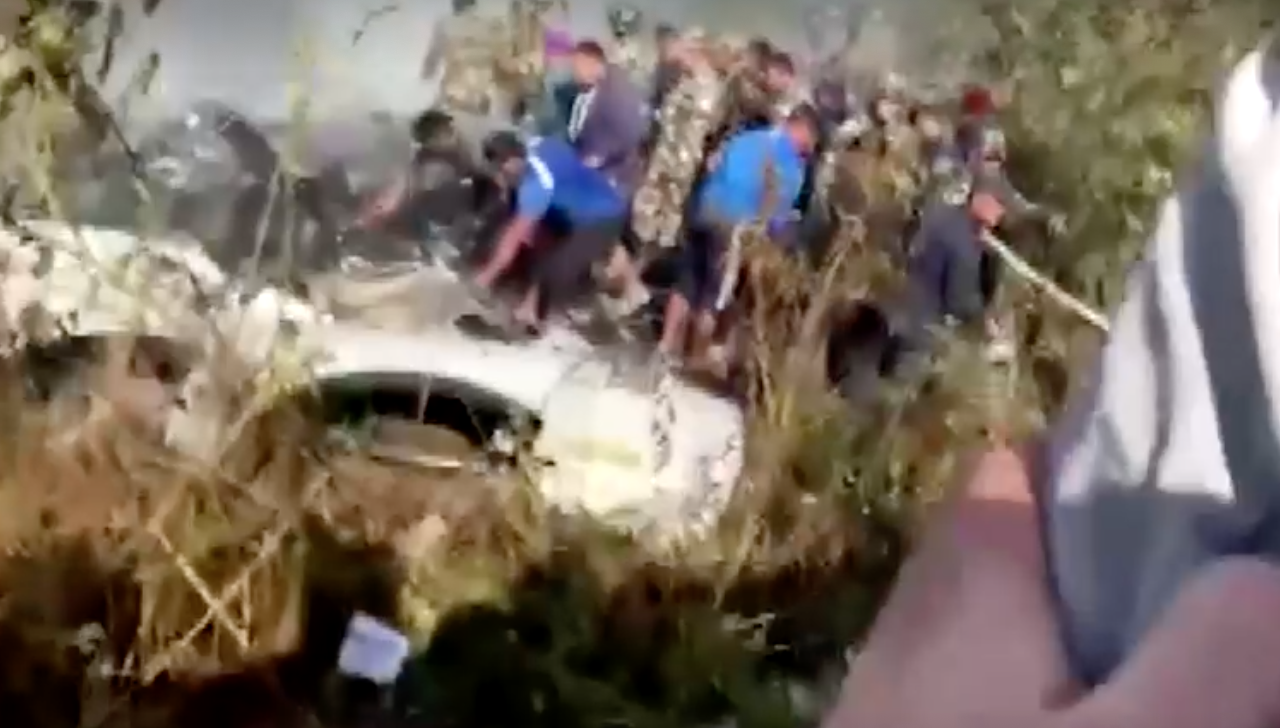 ด่วน! เครื่องบินตกที่เนปาล เบื้องต้นเสียชีวิต 40 ราย ด่วน! เครื่องบินตกที่เนปาล เบื้องต้นเสียชีวิต 40 ราย