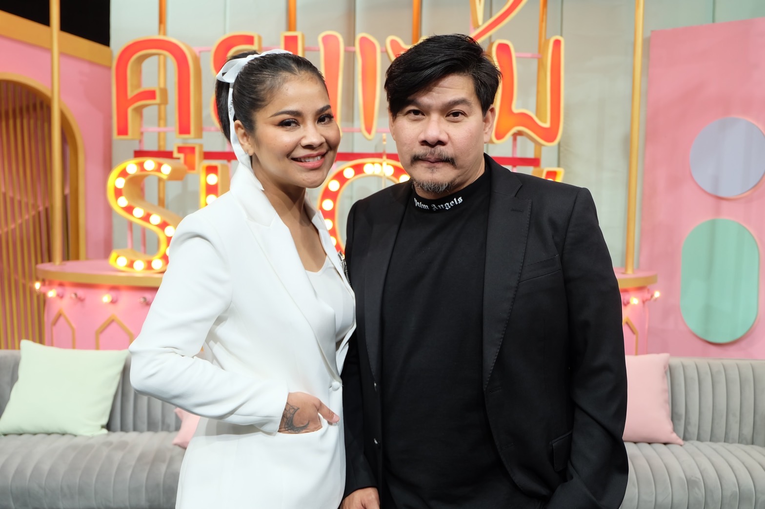 เพราะวัยทอง!! ตั๊ก ศิริพร เหม็นขี้หน้า นุ้ย เชิญยิ้ม สามี ถึงขั้นต้องแยกห้องนอน เพราะวัยทอง!! ตั๊ก ศิริพร เหม็นขี้หน้า นุ้ย เชิญยิ้ม สามี ถึงขั้นต้องแยกห้องนอน