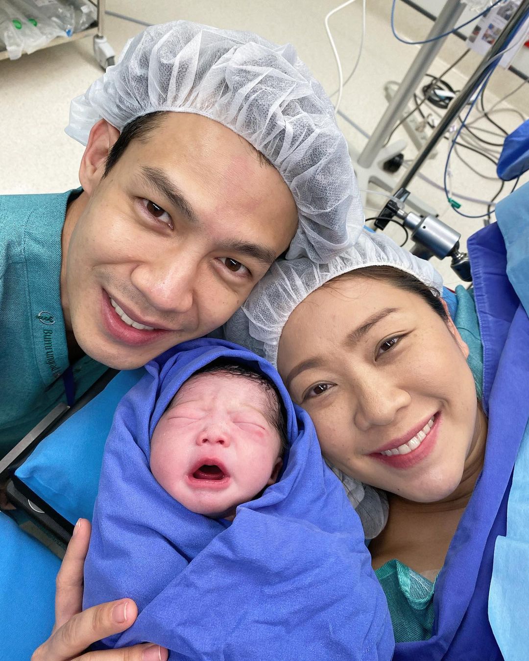  ณัฏฐ์ เทพหัสดิน สุดตื้นตัน นาน่า ธันยา คลอดลูกสาวคนแรกแล้ว