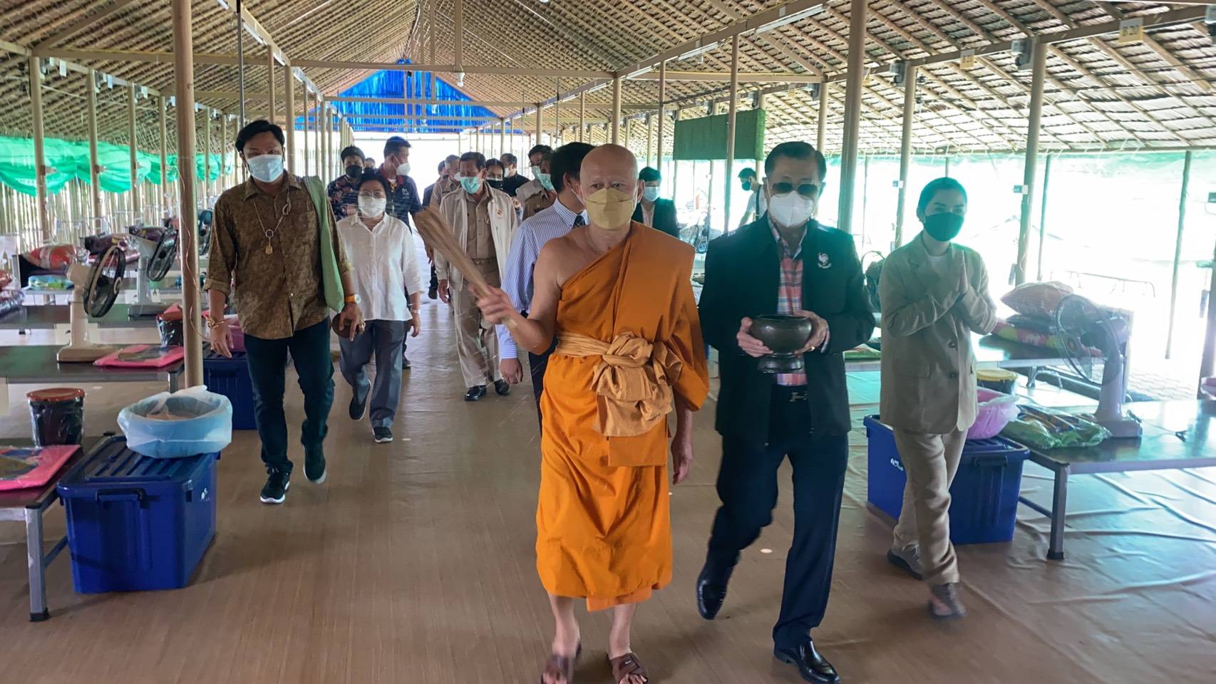 วัดบัวขวัญ เปลี่ยนตลาดน้ำเป็นเตียงสนาม ศูนย์พักคอยผู้ป่วยโควิด วัดบัวขวัญ เปลี่ยนตลาดน้ำเป็นเตียงสนาม ศูนย์พักคอยผู้ป่วยโควิด