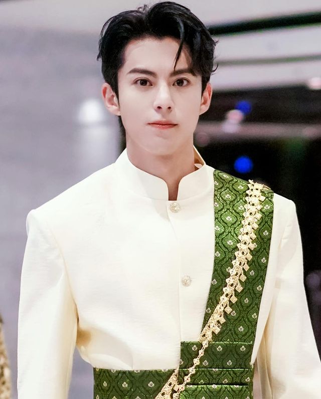 ฮอตสุดครึ่งปีแรก!! ‘ดีแลน หวัง - เซียวจ้าน - หวังอี้ป๋อ’ คนดังถูกสืบค้นมากสุดบน Weibo ฮอตสุดครึ่งปีแรก!! ‘ดีแลน หวัง - เซียวจ้าน - หวังอี้ป๋อ’ คนดังถูกสืบค้นมากสุดบน Weibo