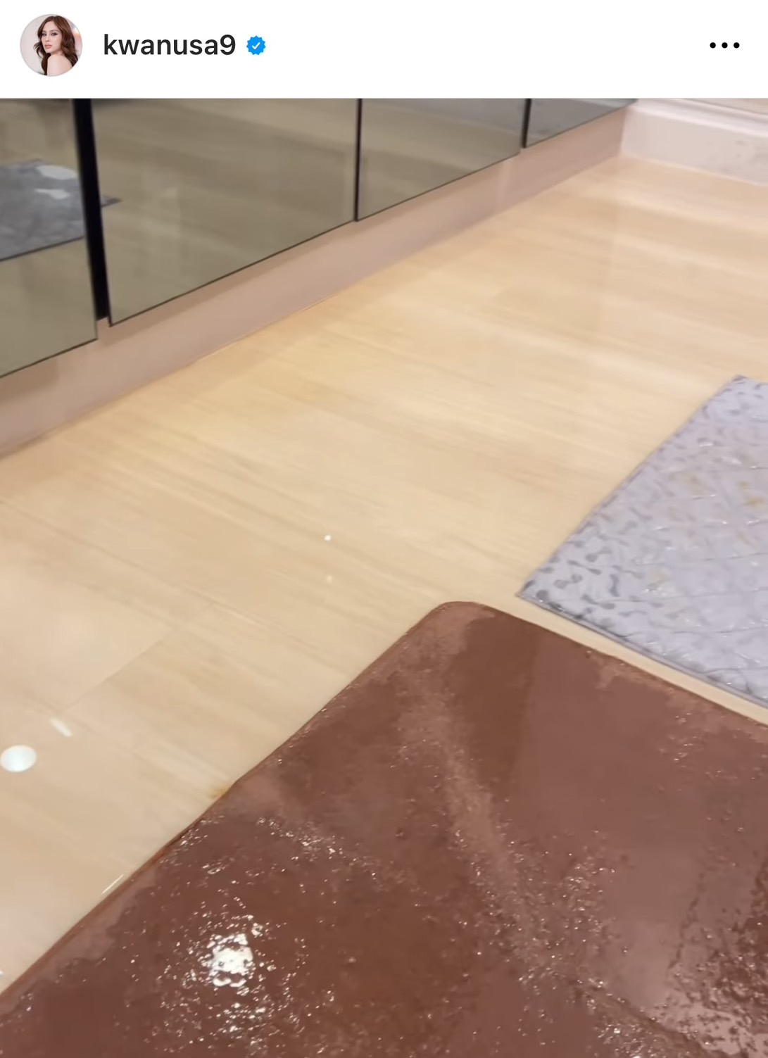 แทบทรุด! ขวัญ อุษามณี เจอน้ำท่วมห้อง ไม่ทราบสาเหตุ 