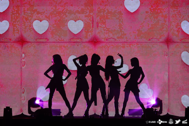 ‘มินนี่ ณิชา’ และ (G)I-DLE!! จัดเต็มคอนเสิร์ตเดี่ยวครั้งแรกในไทย ‘มินนี่ ณิชา’ และ (G)I-DLE!! จัดเต็มคอนเสิร์ตเดี่ยวครั้งแรกในไทย