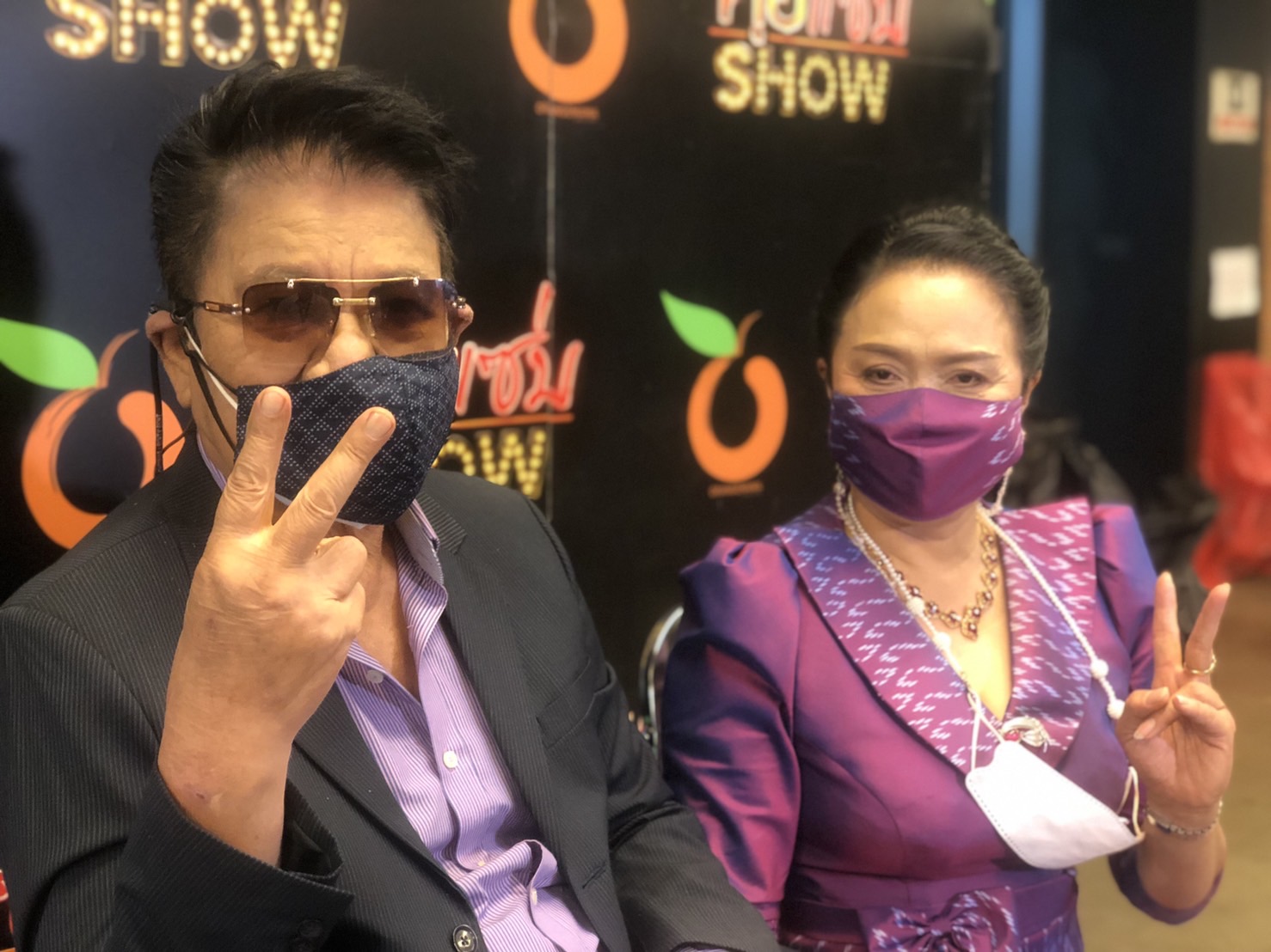 ครูชลธี - ครูปุ้ม เปิดใจครั้งแรก หลังกลับมาดูแลกันอีกครั้ง ครูชลธี - ครูปุ้ม เปิดใจครั้งแรก หลังกลับมาดูแลกันอีกครั้ง