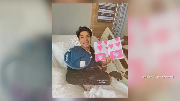 “ภูริ” ผ่าตัดหัวไหล่ ลูกสาว “ริชา” ส่งกำลังใจด้วยการ์ด (มีคลิป) “ภูริ” ผ่าตัดหัวไหล่ ลูกสาว “ริชา” ส่งกำลังใจด้วยการ์ด (มีคลิป)