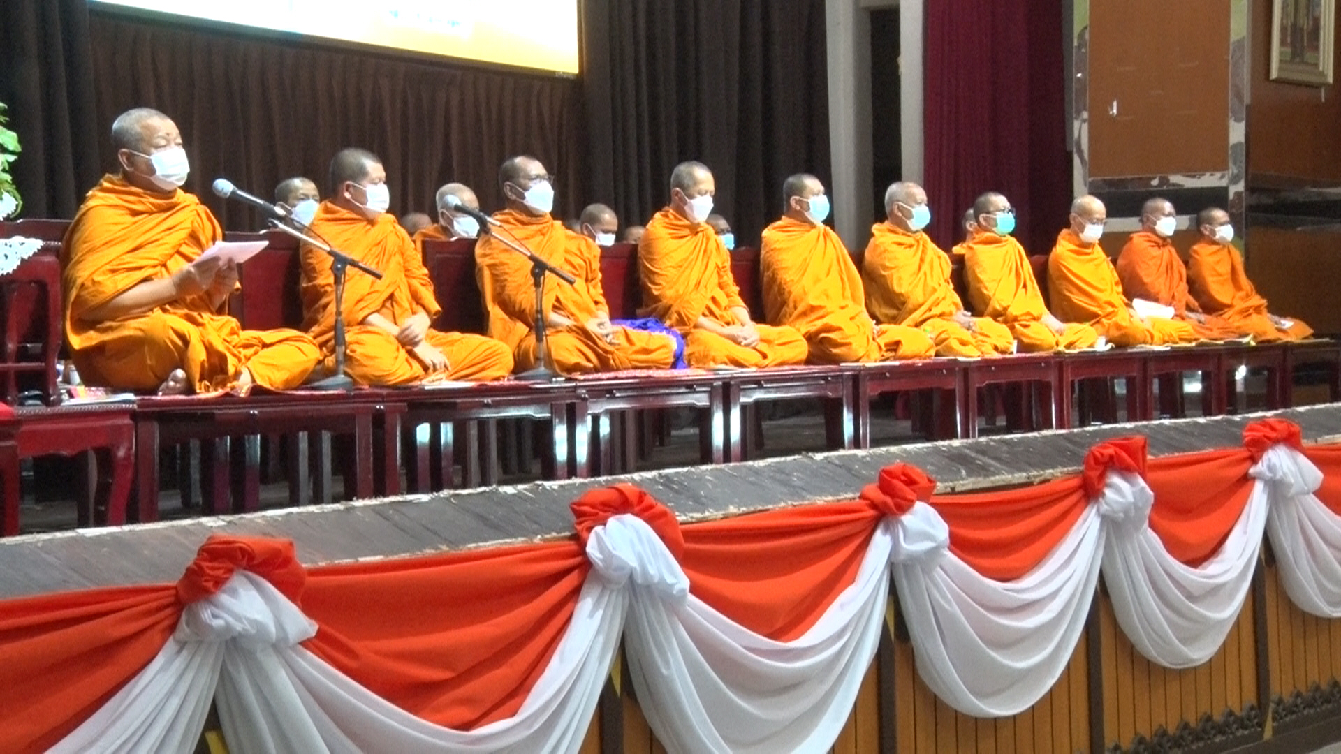 พสกนิกรทั่วประเทศ ร่วมพิธีเจริญพุทธมนต์ ถวายพระพรชัยมงคล แด่พระองค์ภา