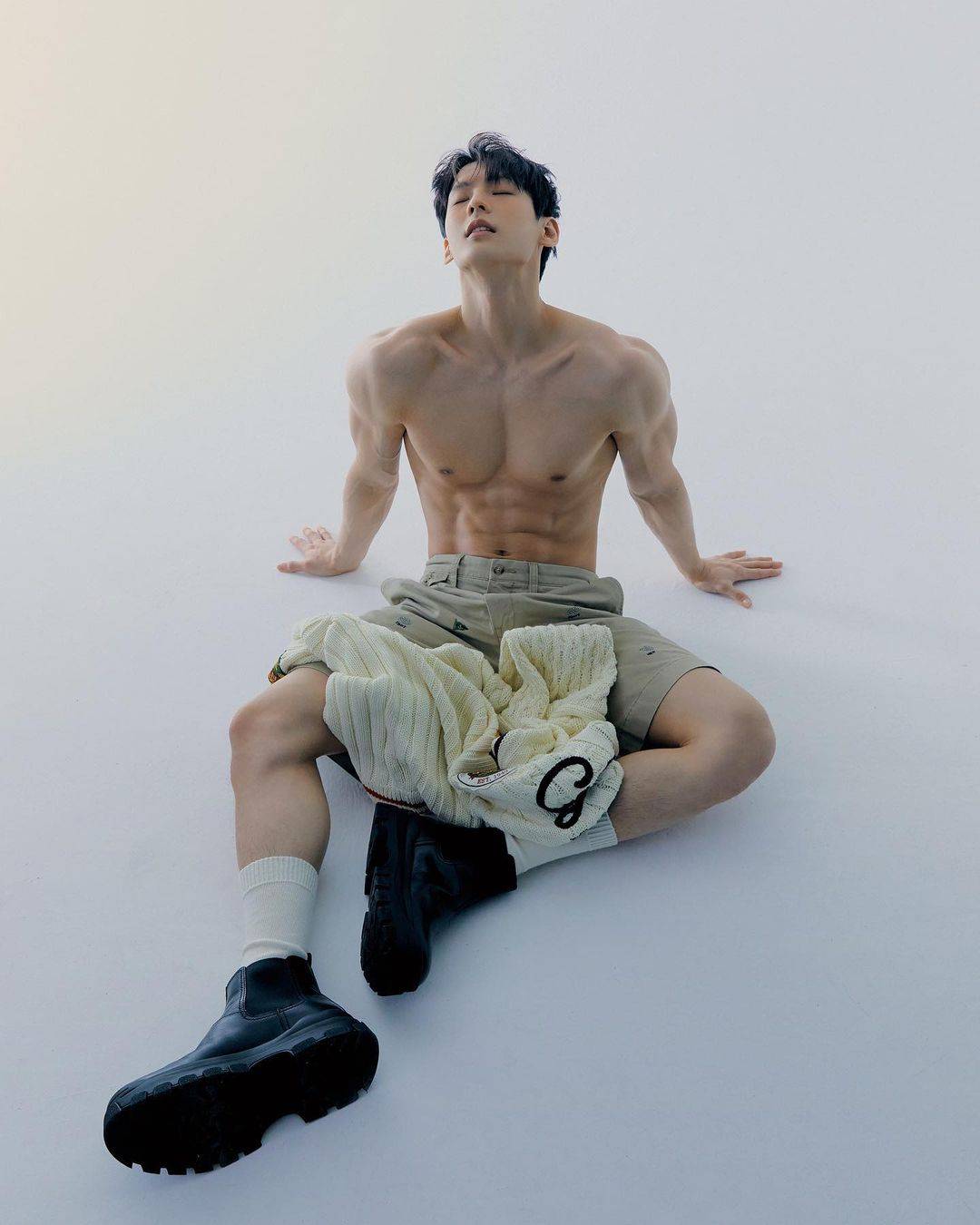 มินฮยอก BTOB อวดหุ่นล่ำที่สุดในชีวิตลง IG ส่วนตัว มินฮยอก BTOB อวดหุ่นล่ำที่สุดในชีวิตลง IG ส่วนตัว