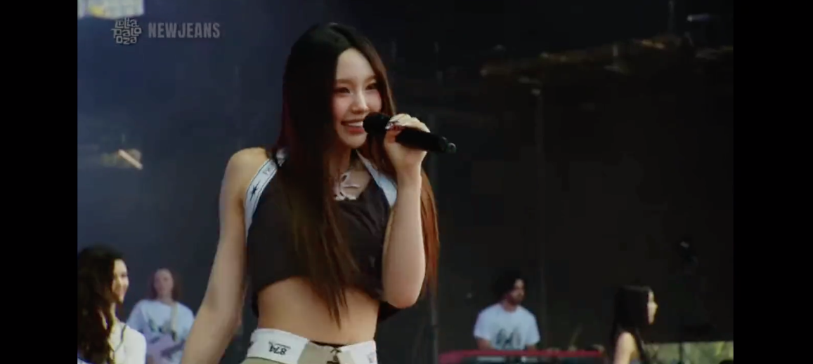 ตัวแม่สุดมุ้งมิ้ง!! NewJeans กระทบไหล่ Billie Eilish ที่เทศกาลดนตรี Lollapalooza ตัวแม่สุดมุ้งมิ้ง!! NewJeans กระทบไหล่ Billie Eilish ที่เทศกาลดนตรี Lollapalooza