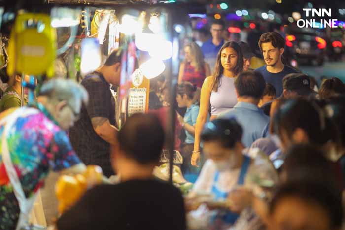 นทท.แน่นถนนเยาวราช กินสตรีทฟู้ด ตอกย้ำย่านท่องเที่ยวยอดฮิต นทท.แน่นถนนเยาวราช กินสตรีทฟู้ด ตอกย้ำย่านท่องเที่ยวยอดฮิต