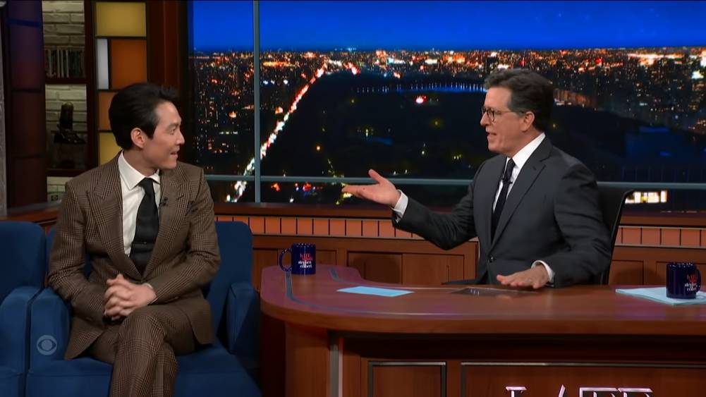 อีจองแจ เล่นเกมขูดน้ำตาลเกาหลีในรายการ The Late Show with Stephen Colbert (มีคลิป)